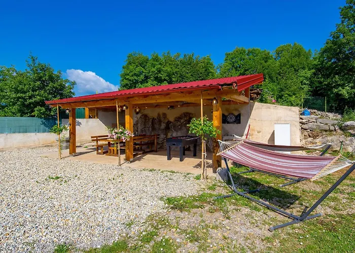 3 Bedroom Beautiful In Feriehus Ruzici (Primorje-Gorski Kotar)