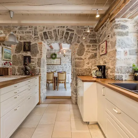 Holiday home Lovely In Ruzici With Wifi