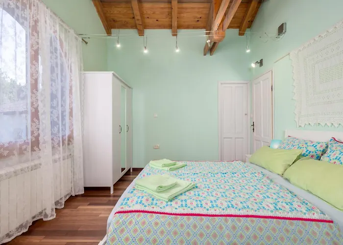 3 Bedroom Beautiful In Hébergement de vacances
