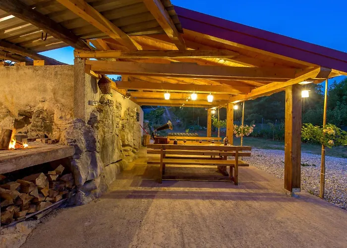 Hébergement de vacances 3 Bedroom Beautiful In
