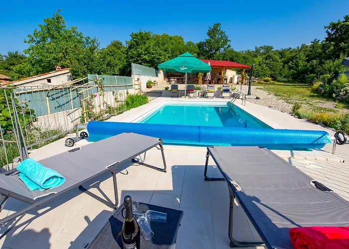 3 Bedroom Beautiful In Ruzici (Primorje-Gorski Kotar)